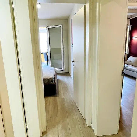 Elegant One-bedroom With Private Terrace- Steps From Basilica Del Santo Διαμέρισμα