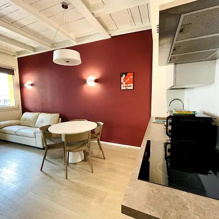 Elegant One-bedroom With Private Terrace- Steps From Basilica Del Santo Πάδοβα